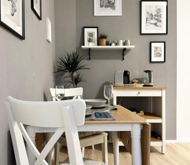 Kaiserslautern Apartment | COZEE - Cozy 1-room Apartment with Netflix