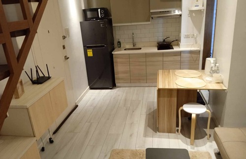 Bonifacio Global City Condo | COZI modern loft suite at BGC