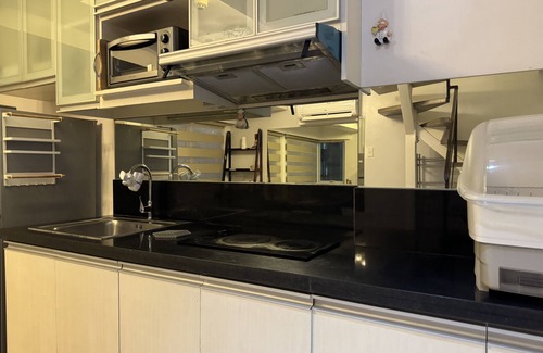 Bonifacio Global City Condo | COZI modern loft suite at BGC