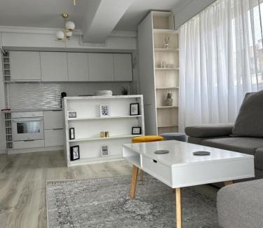 Pipera Apartment | Cozi white apartament
