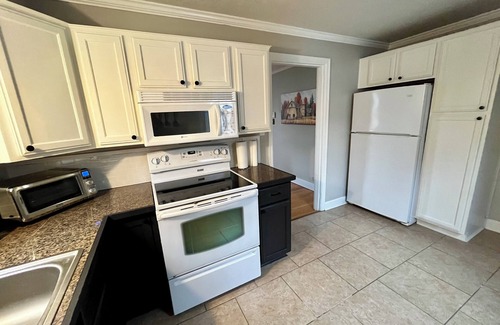 Mount Washington House | Coziness, charm & character in a perfect location!