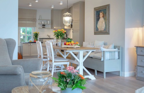 Keitum Apartment | Coziness in its most beautiful form, Ellerweih in the captain's village of Keitum.