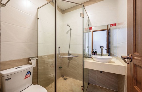 Binh Thanh Hotel | Cozrum - Love Hotel Trần Bình Trọng