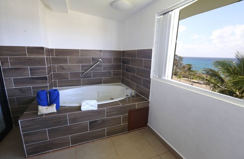 Colonos Cuzamil Hotel | Cozumel Hotel & Resort Trademark Collection by Wyndham All Inclusive