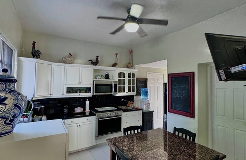 Colonia Andres House | Cozumel Luxury Villa: Spacious 6-bedroom house in charming Cozumel