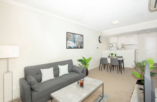 Wentworth Point Apartment | Cozy 1+1 Bedroom Apartment in Wentworth Point
