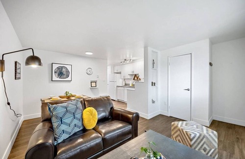 Englewood Apartment | Cozy 1/1 Walkability & Near Dnvr