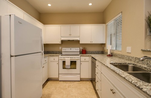 Paradise Valley Village Condo | Cozy 1-Bdrm Scottsdale Condo next to pool