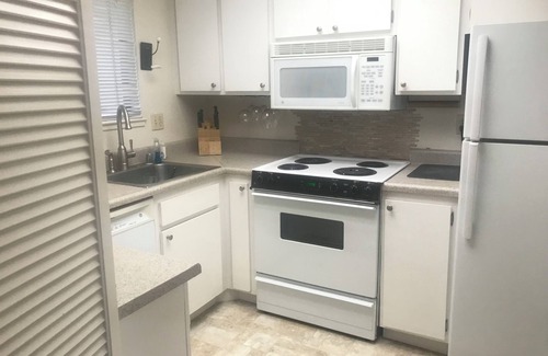 Willow Glen Condo | Cozy 1 Bed/1 Bath Condo Laundry inside, Wireless, great location!n