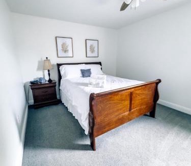 Biloxi Apartment | Cozy 1 bed 1 bath Condo with pool, close to beach
