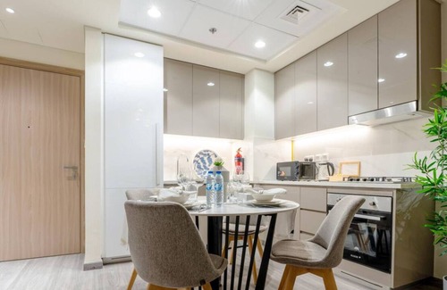 Nad Al Sheba Apartment | Cozy 1 Bed Apt in Azizi Riviera Dubai-Capital Stay
