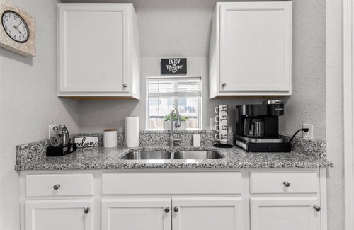Beacon Hill House | Cozy 1 Bed Home W Free Parking