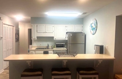 Emerald Isle Condo | Cozy 1-bedroom 1 bath ocean view condo in welcoming Emerald Isle.
