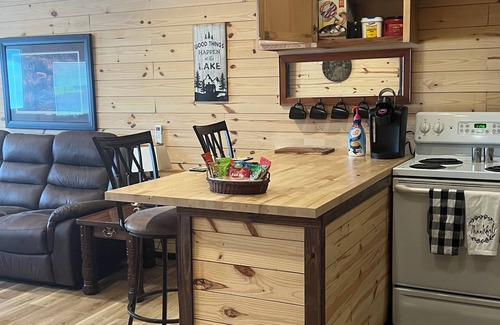 Bean Station Apartment | Cozy 1-bedroom apartment with WiFi, AC with a great view of Cherokee Lake.