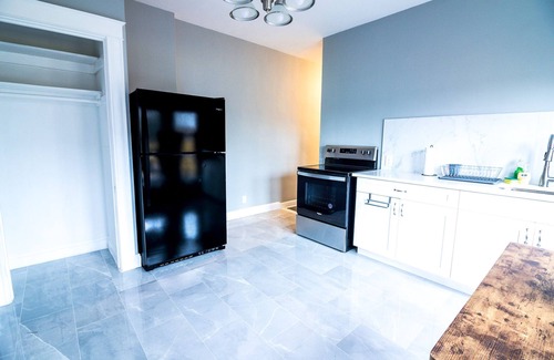 Downtown Niagara Falls Apartment | Cozy 1 bedroom Apartment Sleeps 4