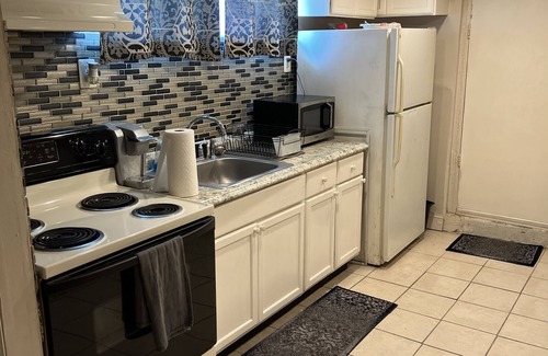 North Philadelphia Apartment | Cozy 1 bedroom apartment in quiet Philadelphia area