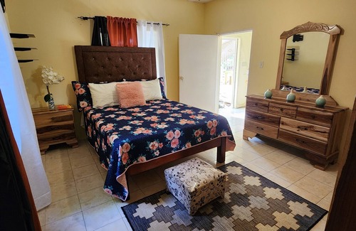 Steer Town Apartment | Cozy 1-bedroom apartment with AC and WiFi in charming Steer Town