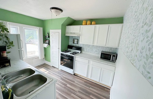 Liverpool Apartment | Cozy 1-bedroom apartment in lovely Liverpool with AC