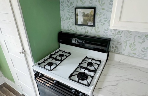 Liverpool Apartment | Cozy 1-bedroom apartment in lovely Liverpool with AC