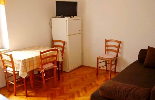 Metajna Apartment | Cozy 1 bedroom apartment with sea view
