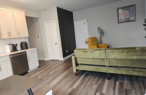 Avon Apartment | Cozy 1-bedroom apartment in amazing Danville with WiFi