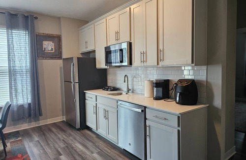 Avon Apartment | Cozy 1-bedroom apartment in amazing Danville with WiFi