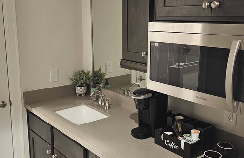 South Main House | Cozy 1-bedroom apartment in nice Houston with AC, WiFi