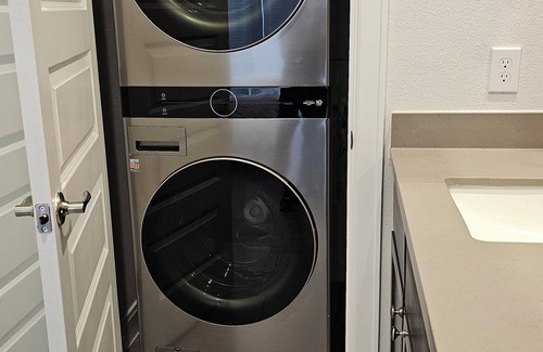 South Main House | Cozy 1-bedroom apartment in nice Houston with AC, WiFi