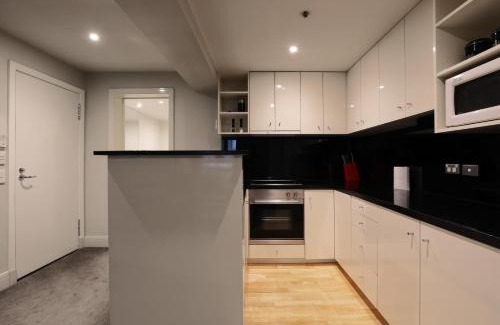 South Yarra Apartment | Cozy 1 Bedroom Apartment With Pool And Gym