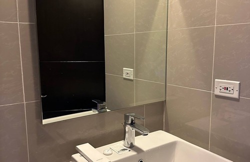 Pinagsama Apartment | Cozy 1-bedroom apartment in Uptown BGC Taguig