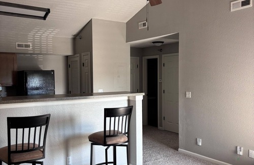 Olathe Apartment | Cozy 1-bedroom apartment in lovely Olathe with AC
