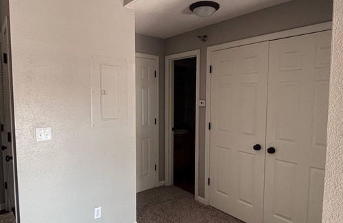 Olathe Apartment | Cozy 1-bedroom apartment in lovely Olathe with AC