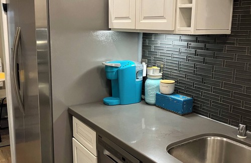 Racquet Club West Condo | Cozy 1-bedroom Art Condo in Palm Springs - 1 month minimum