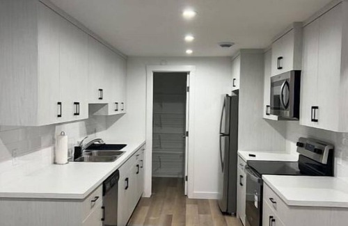 Calgary Apartment | Cozy 1 Bedroom Basement Suite