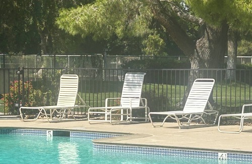 Racquet Club West Condo | Cozy 1-bedroom condo with WiFi, AC in charming Palm Springs, pool view