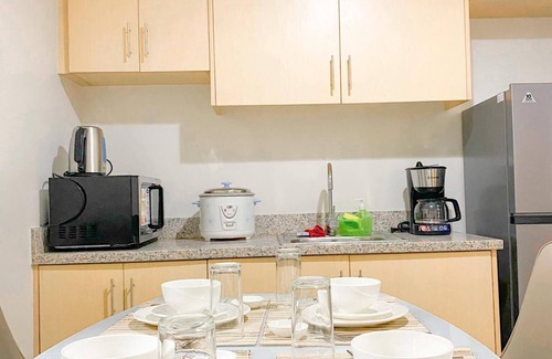 Pio del Pilar Condo | Cozy 1-bedroom condo in beautiful Makati with WiFi, Gym, Game room, Netflix