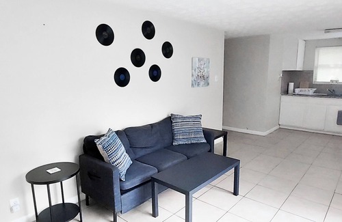Arlington Cottage | Cozy 1-bedroom cottage with WiFi and AC in charming Jacksonville