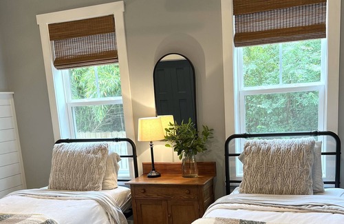 Old Town Cottage | Cozy 1-bedroom cottage in the Village of Pinehurst