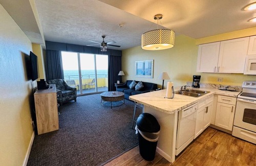 Brush - Stewarts Resort | Cozy 1-Bedroom Deluxe Suite in Beautiful Daytona Beach!