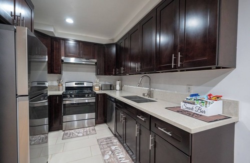 Studio City Apartment | Cozy 1-bedroom fully furnished apartment in charming Studio City!