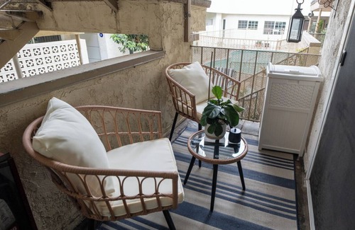 Studio City Apartment | Cozy 1-bedroom fully furnished apartment in charming Studio City!