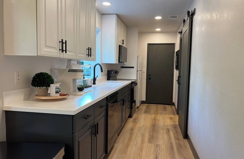 Redlands Condo | Cozy 1-bedroom guest house in enjoyable Redlands with AC, WiFi, outdoor patio.