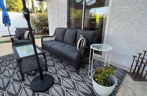 Redlands Condo | Cozy 1-bedroom guest house in enjoyable Redlands with AC, WiFi, outdoor patio.
