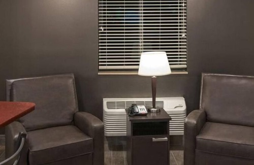 Huntersville Apartment | Cozy 1-bedroom hotel in delightful Huntersville up to 2 people