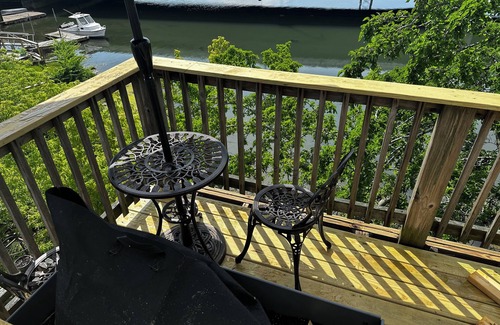 Salem House | Cozy 1-bedroom house in charming Salem with AC, WiFi