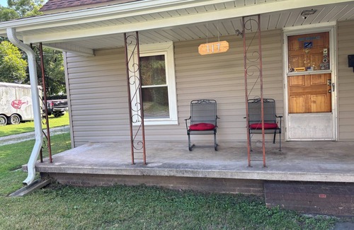 Salisbury House | Cozy 1-bedroom house in welcoming Salisbury with AC