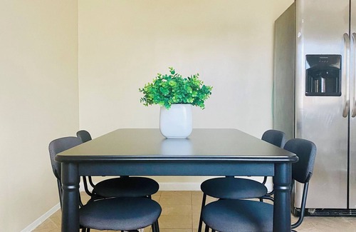 Laurel House | Cozy 1 bedroom patio view shared bathroom living room and kitchen #2