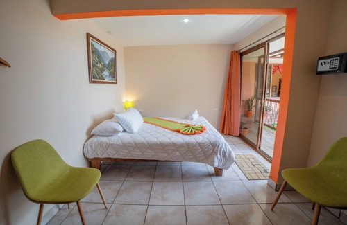Santa Elena Bed & Breakfast | Cozy 1-bedroom perfect for couples in quaint Monteverde with WiFi
