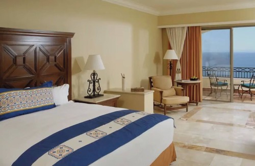 Paraiso Escondido Resort | Cozy 1-bedroom resort -WiFi, fitness room-SUNSET BEACH SPA Resort Cabo San Lucas