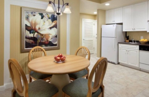 Myrtle Beach Resort | Cozy 1-bedroom resort in soothing Myrtle Beach with fitness room, WiFi, pools.